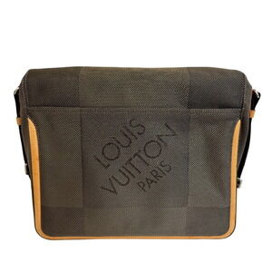 LOUIS VUITTON Messager Damier Geant Shoulder Bag Crossbody Khaki Green